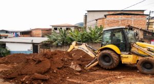 Prefeitura de Mariana realiza reparo em Rede Pluvial no Bairro Santa Rita de Cássia